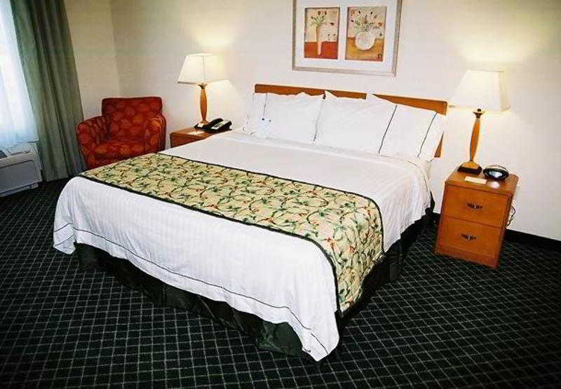 Fairfield Inn & Suites By Marriott Clermont Quarto foto